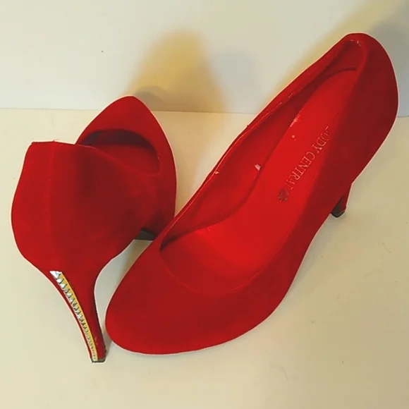 Body Center Heels Shoes Women have a little Scratches are inside of heels. - Picture 11 of 14